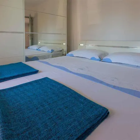 Apartman In 39121 Klenovica