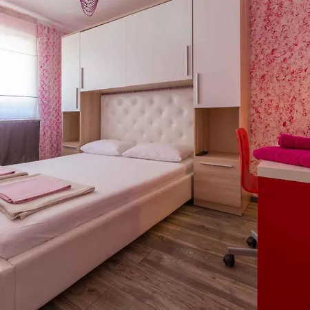 Apartman In 39121 Klenovica