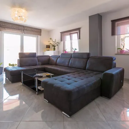 In 39121 Apartment Klenovica